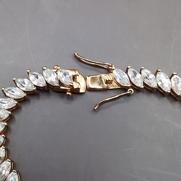 VTG Tennis Bracelet Marquise Cut Prong Set Cubic Zirconia Gold Tone Box Clasp - Picture 6 of 11